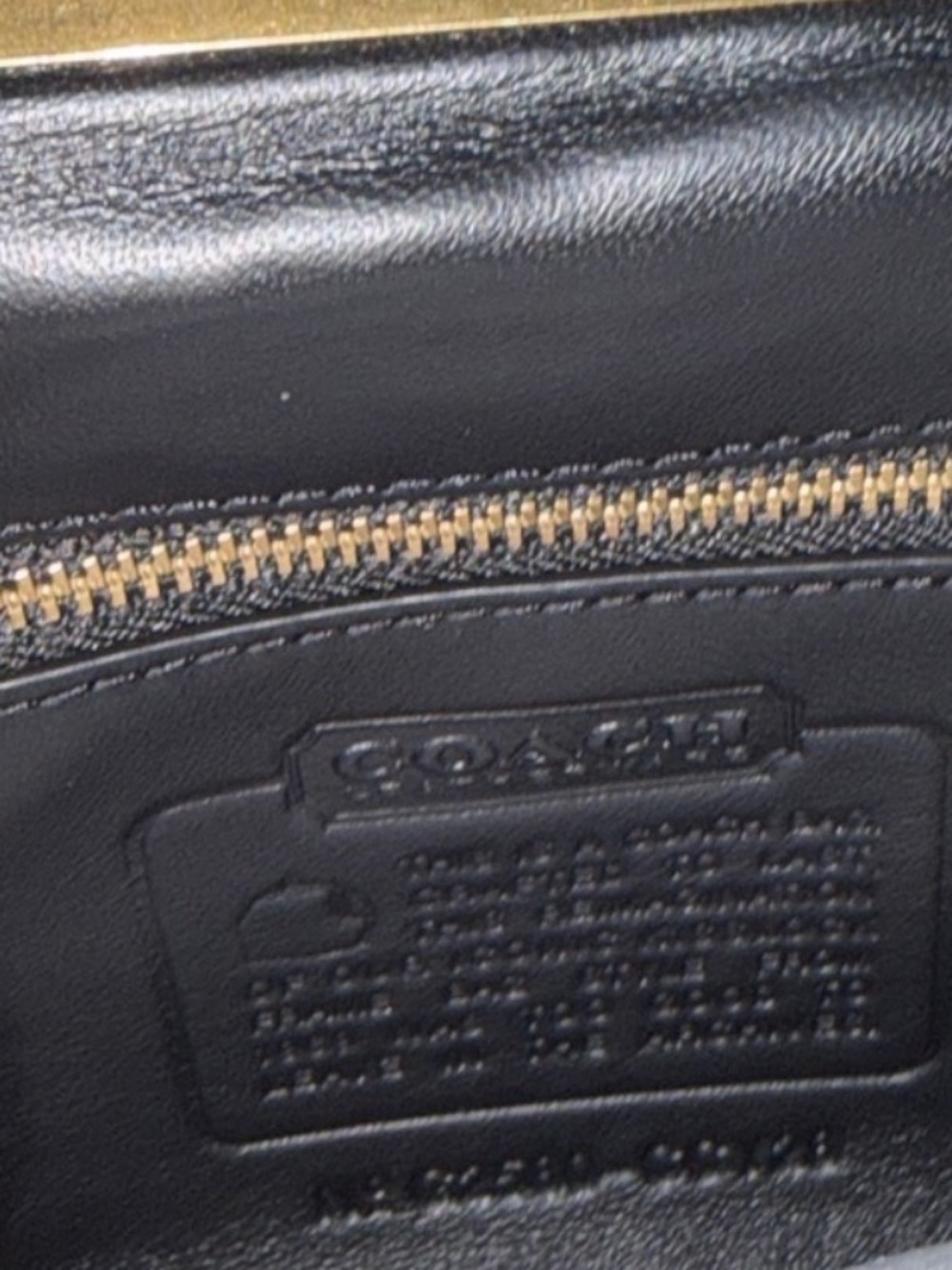 Coach Kisslock Frame Shoulder Bag in Black with Gold Hardware - Picture 4 of 6